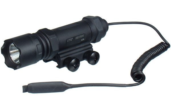 Svietidlo Leapers UTG LT-EL228 Combat Flashlight LED 150lm