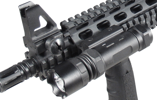 Svietidlo Leapers UTG LT-EL228 Combat Flashlight LED 150lm