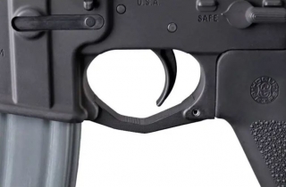 Hogue AR-15 lučík spúšte G10 čierny